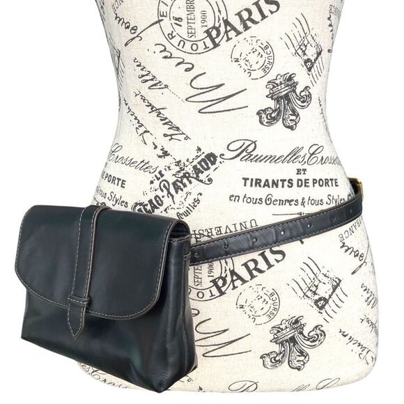 Fossil Black Leather Belt Bag - Picture 2 of 9